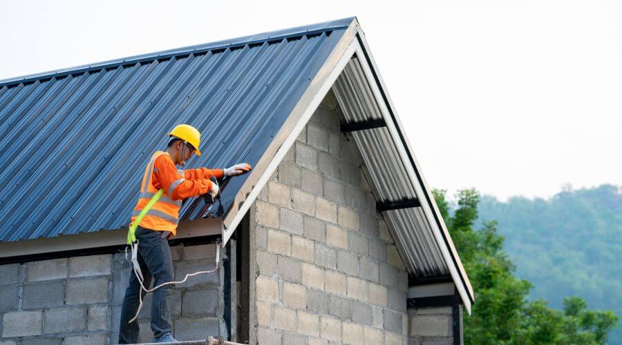 Expert Emergency Roof Repairs services in Cooks, MI